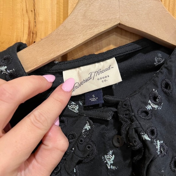 Universal Thread Balloon Long Sleeve Button-Down Shirt - Picture 4 of 4